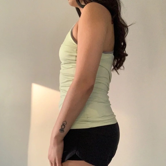 🏋️♀️ Reebok Women’s  Gym Tank Top - Size SM 🏋️♀️ - Picture 4 of 9